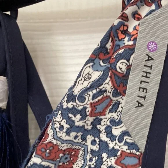 Athleta Boho lightweight Breathable V Neck Ajustable Workout navy tank top S - Picture 4 of 6